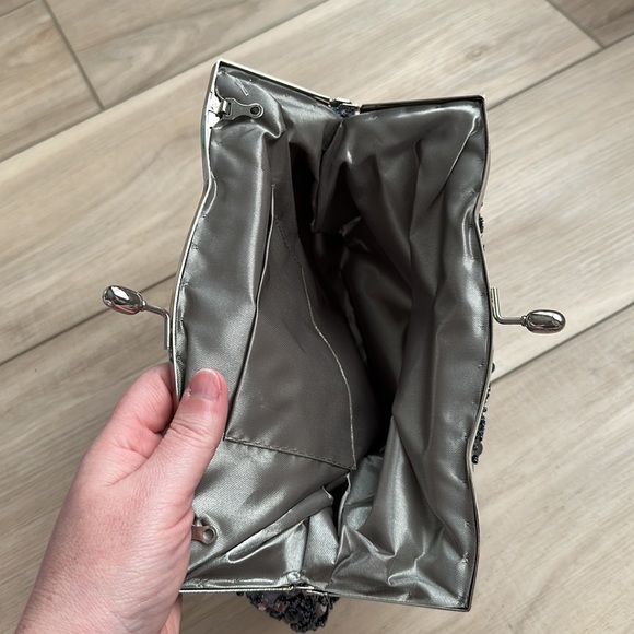 EUC Beautiful Art Deco Beaded Vintage Silver Sparkle Purse Clutch Snap Closure - Picture 7 of 8